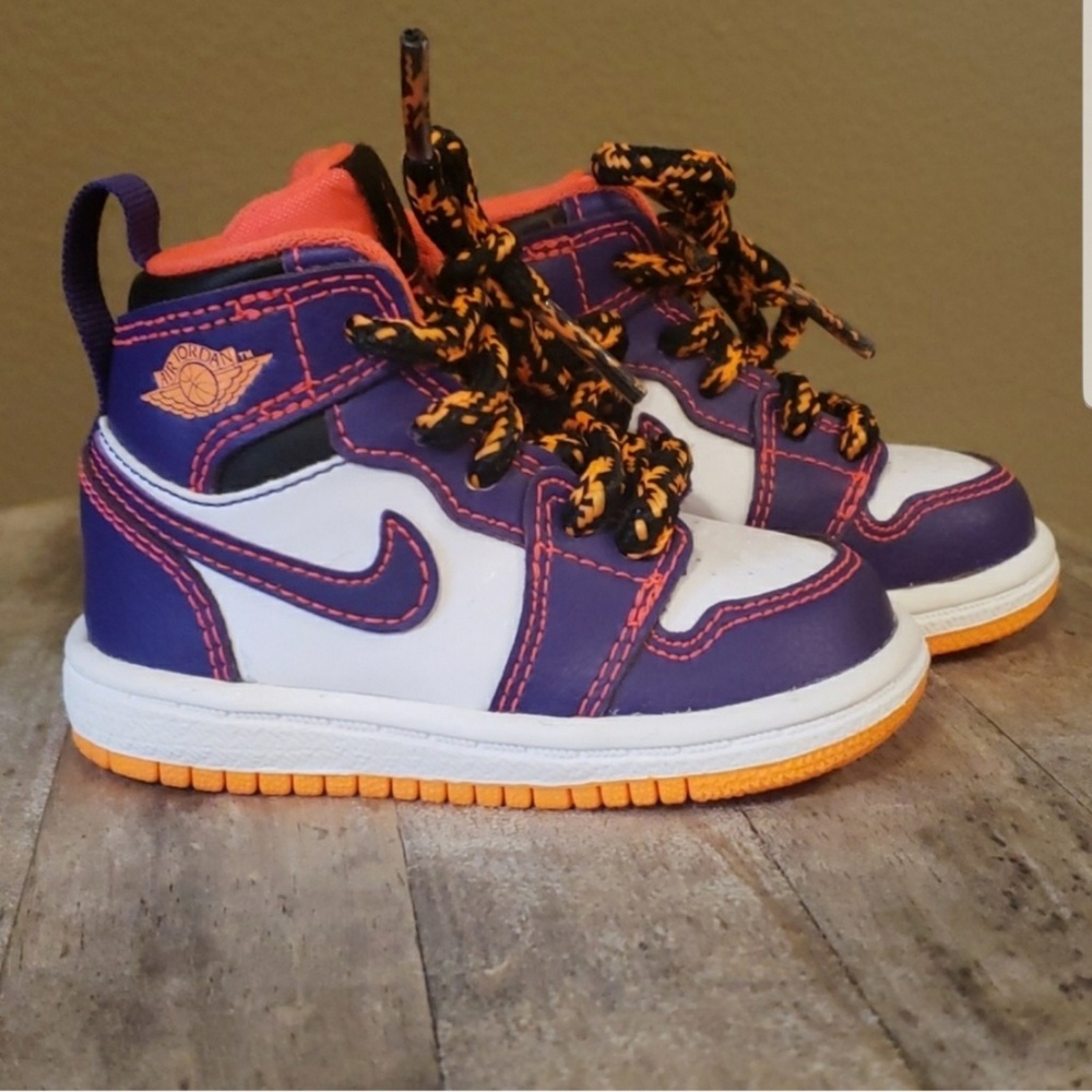 Baby shoes